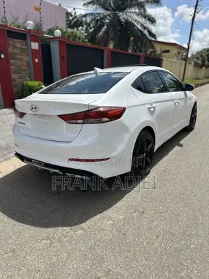 Hyundai Elantra 2018 White