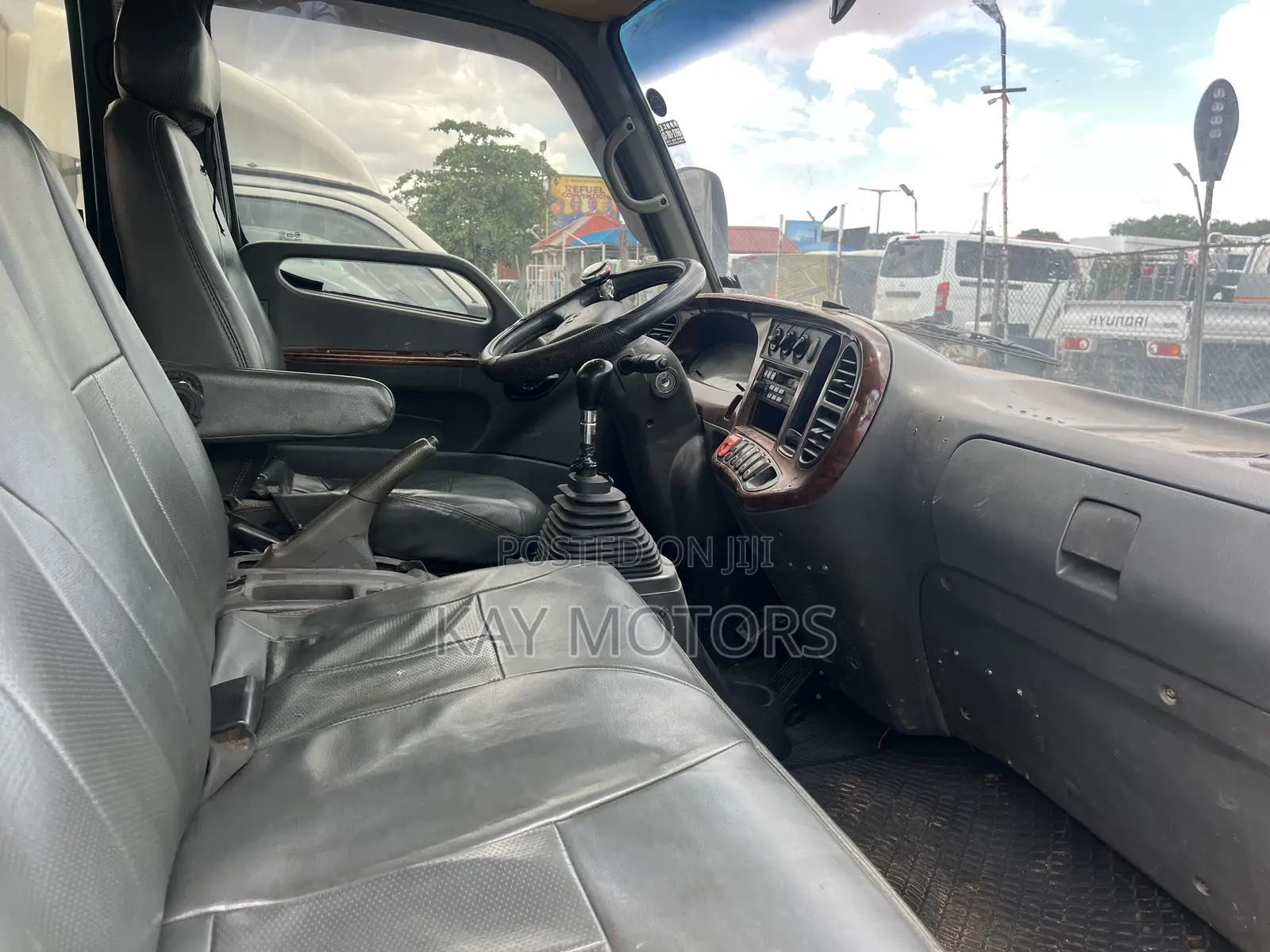 Hyundai Mighty 2