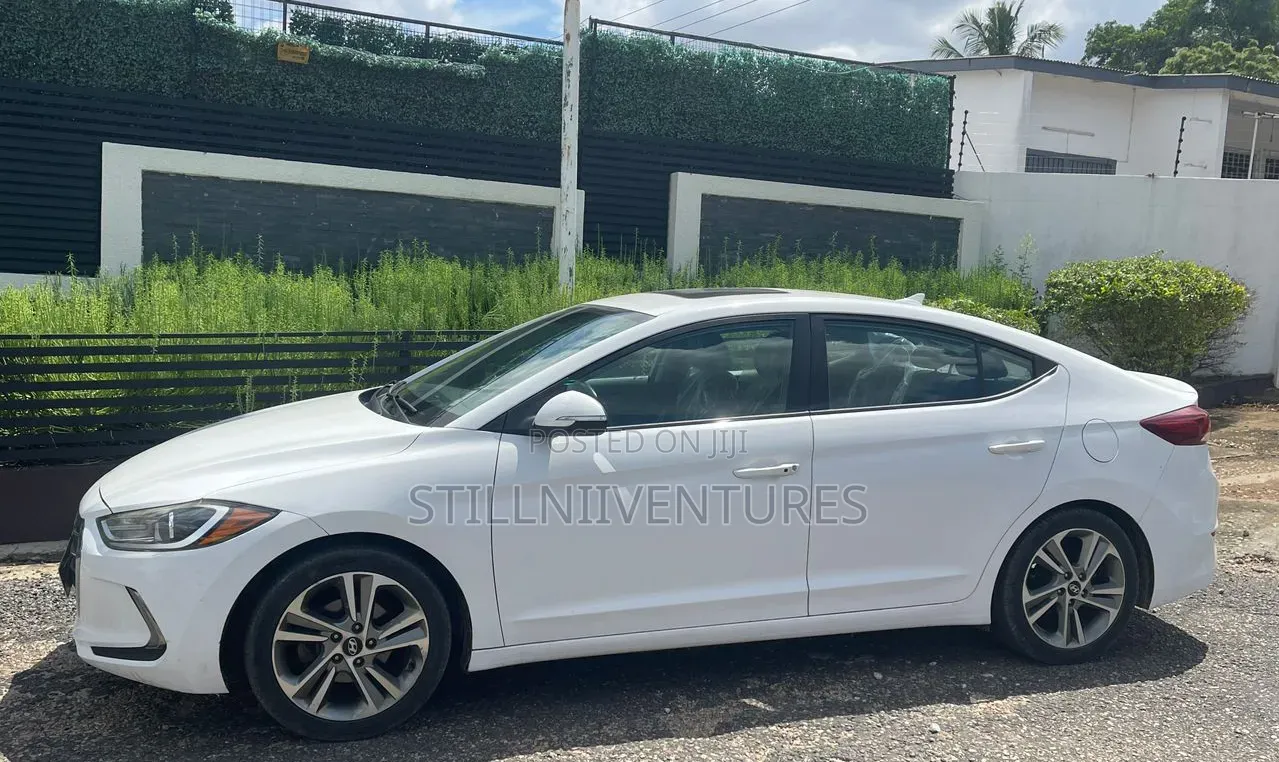 Hyundai Elantra Limited Sedan FWD (2.0L 4cyl 6A) 2017 White