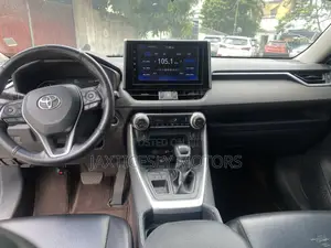 Toyota RAV4 Limited AWD 2020 White