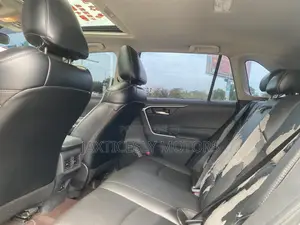 Toyota RAV4 Limited AWD 2020 White