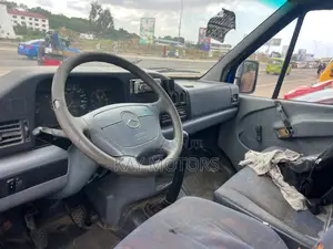 Mercedes-Benz Sprinter 2000 Blue