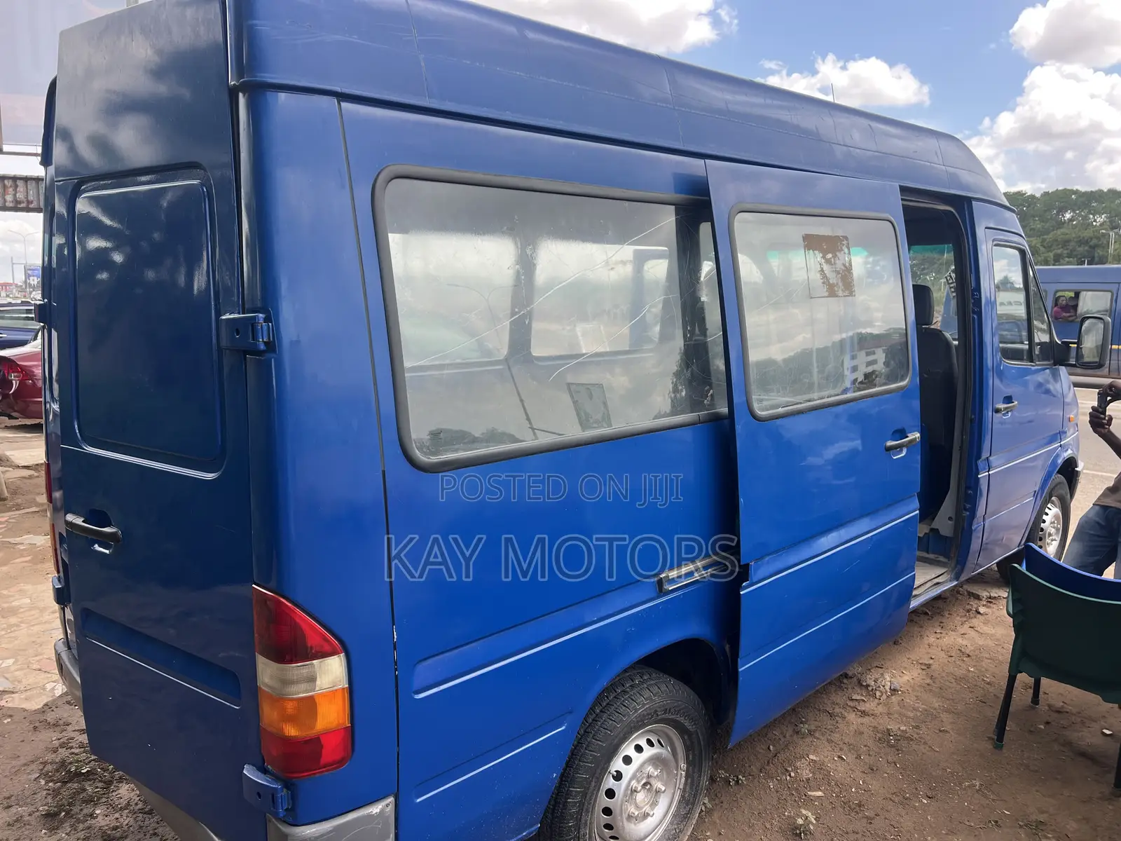 Mercedes-Benz Sprinter 2000 Blue