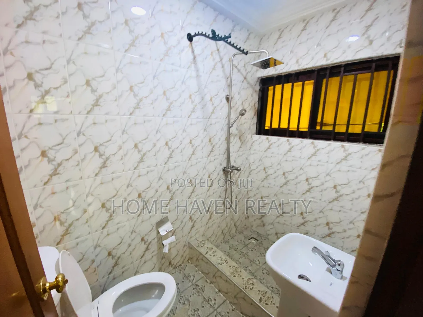 5bdrm House in Westland, Medifem Area for rent