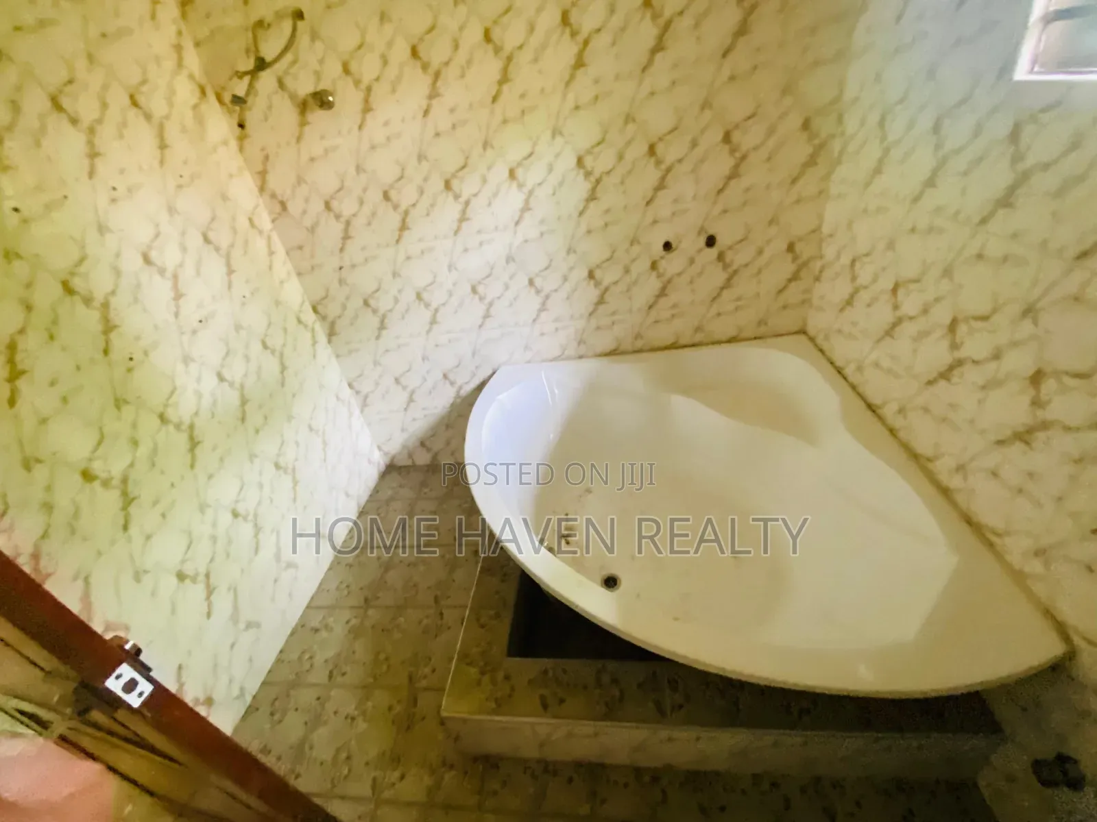 5bdrm House in Westland, Medifem Area for rent