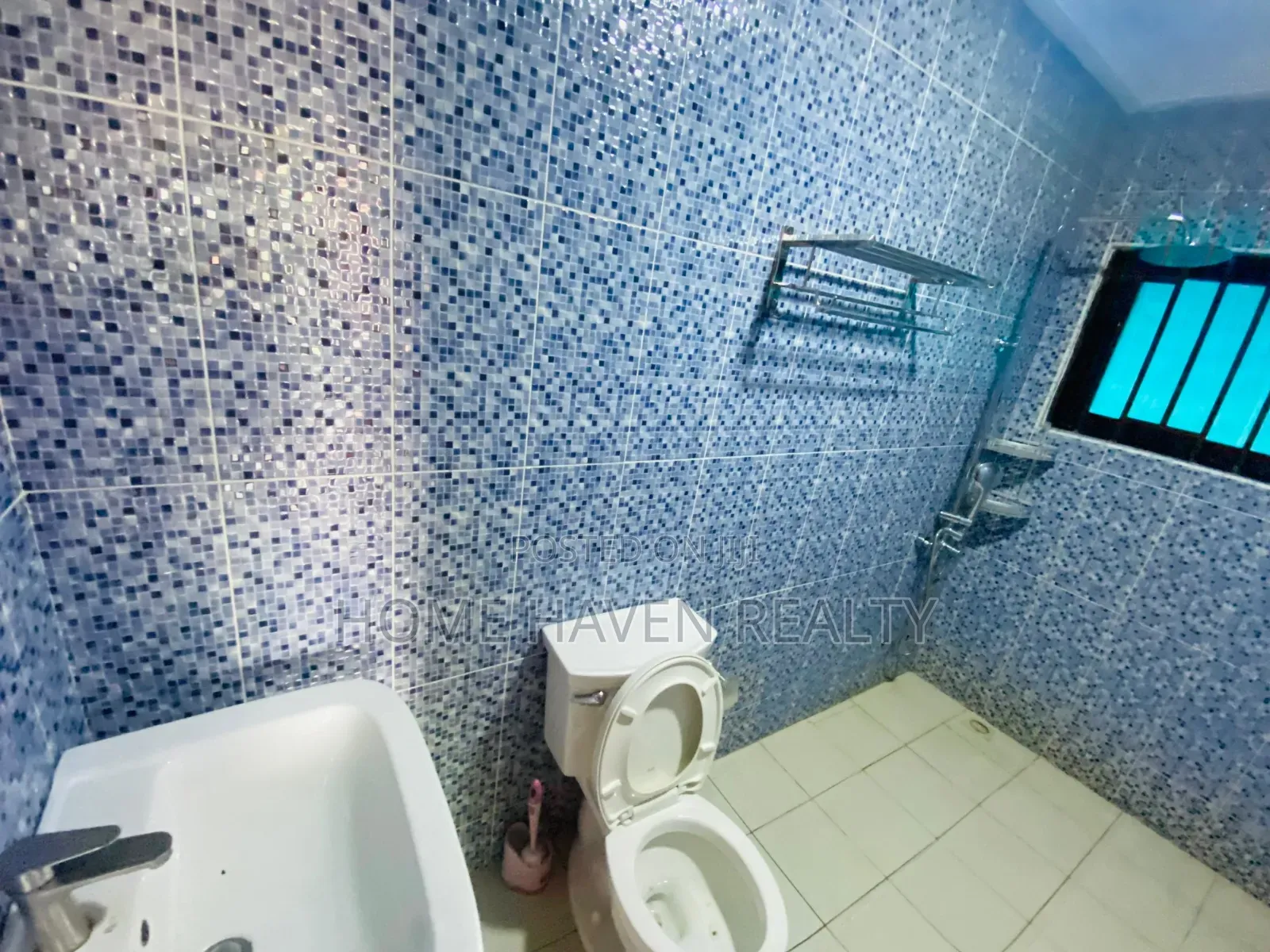 5bdrm House in Westland, Medifem Area for rent