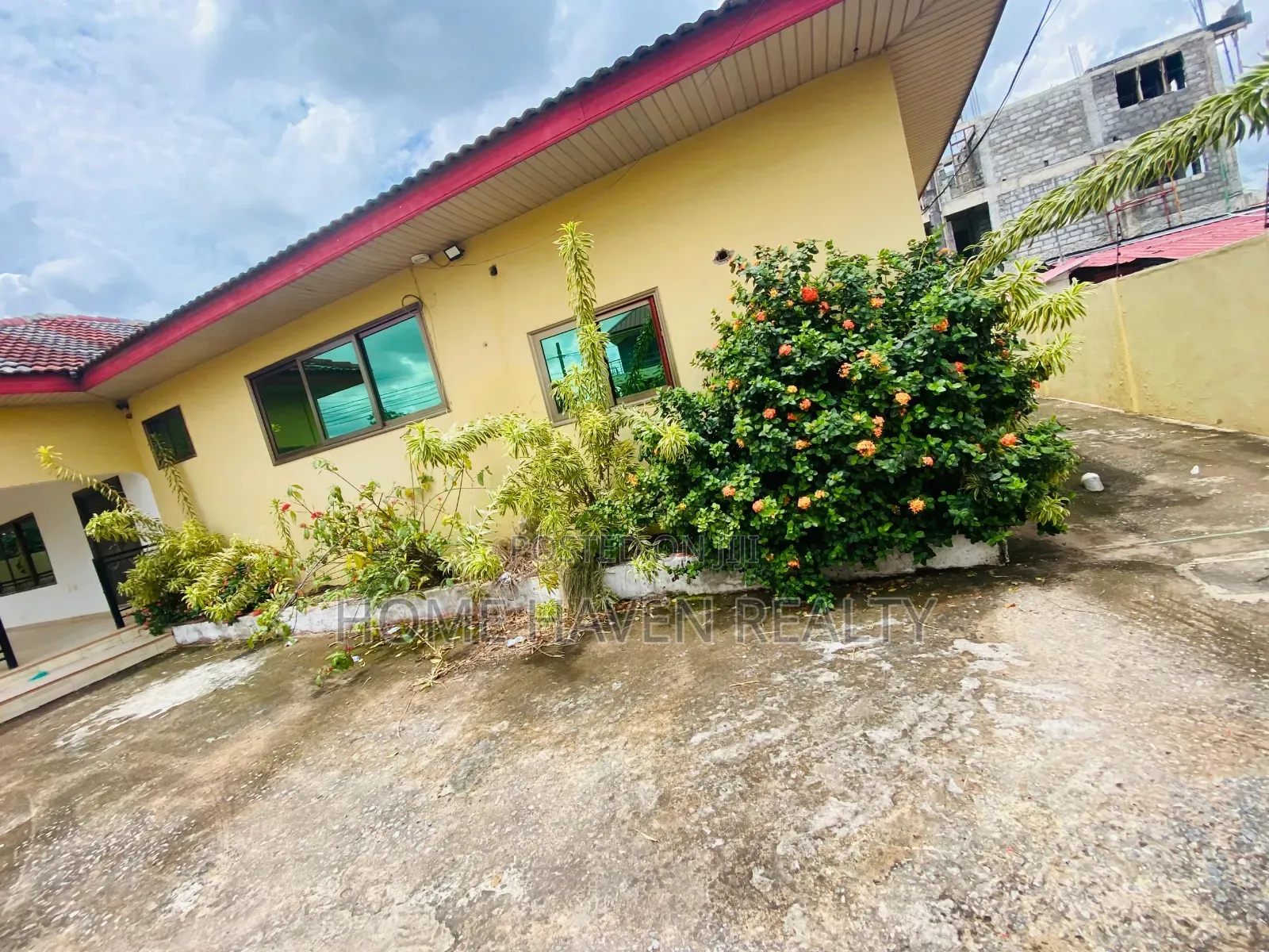 5bdrm House in Westland, Medifem Area for rent
