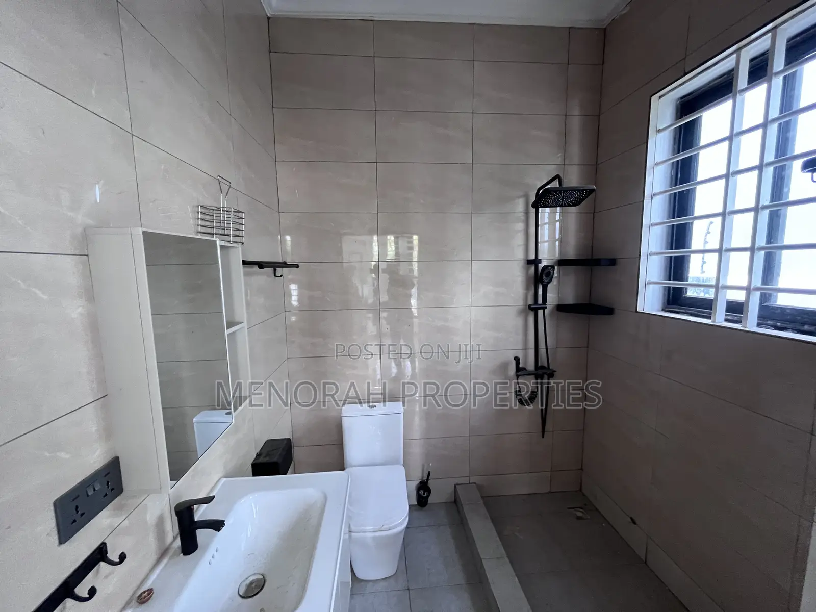 3bdrm House in Adenta Amrahia for rent