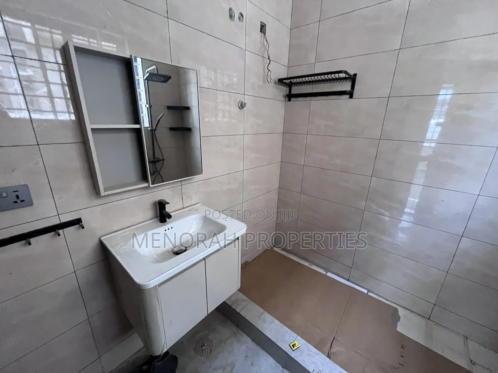 3bdrm House in Adenta Amrahia for rent