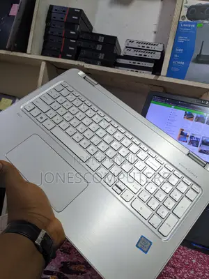 Laptop HP Envy x360 Convertible 15 es2xx 12GB Intel Core i5 SSD 256GB