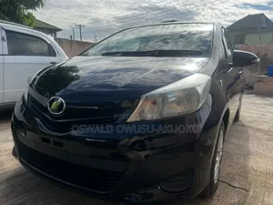 Toyota Vitz 1.0 FWD 3dr 2013 Black