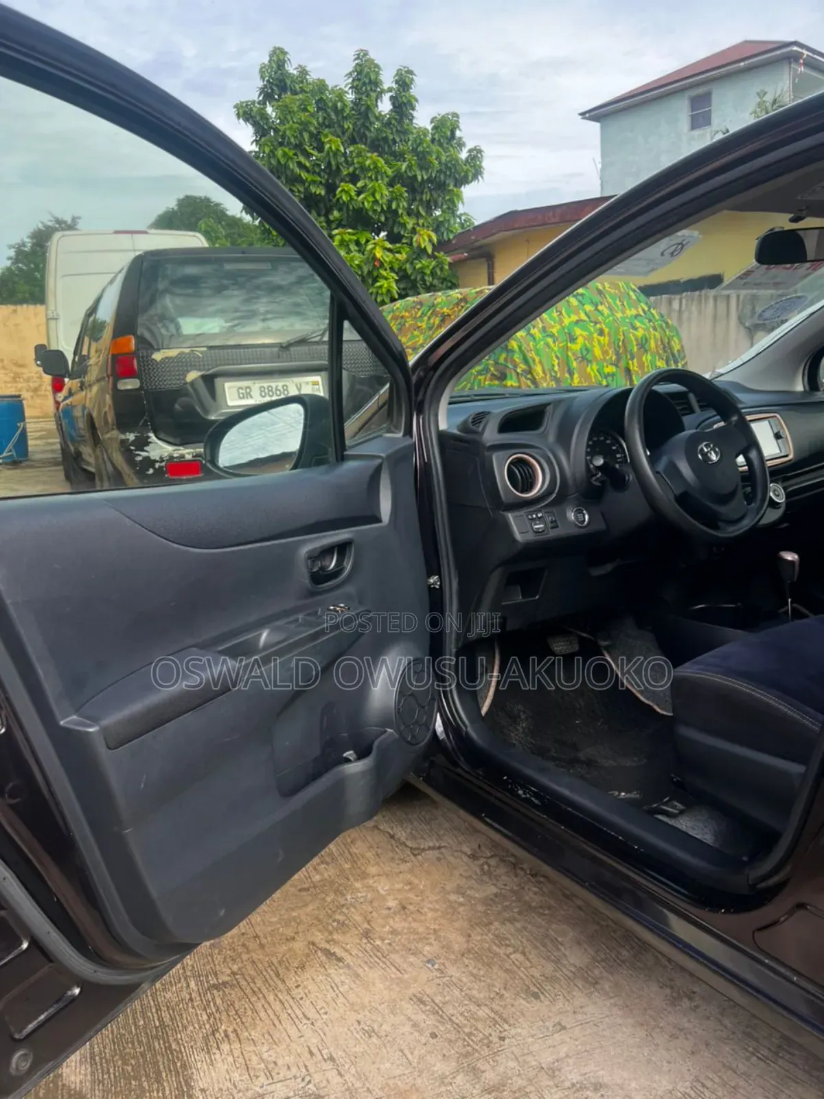 Toyota Vitz 1.0 FWD 3dr 2013 Black