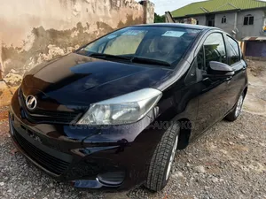 Toyota Vitz 1.0 FWD 3dr 2013 Black