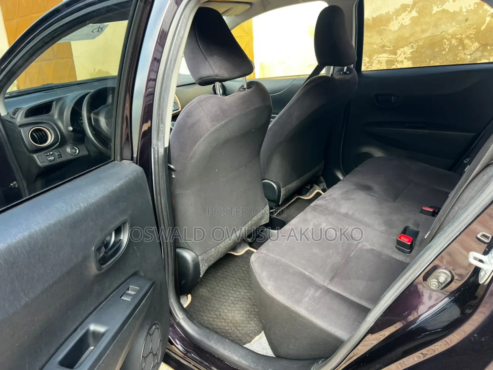 Toyota Vitz 1.0 FWD 3dr 2013 Black