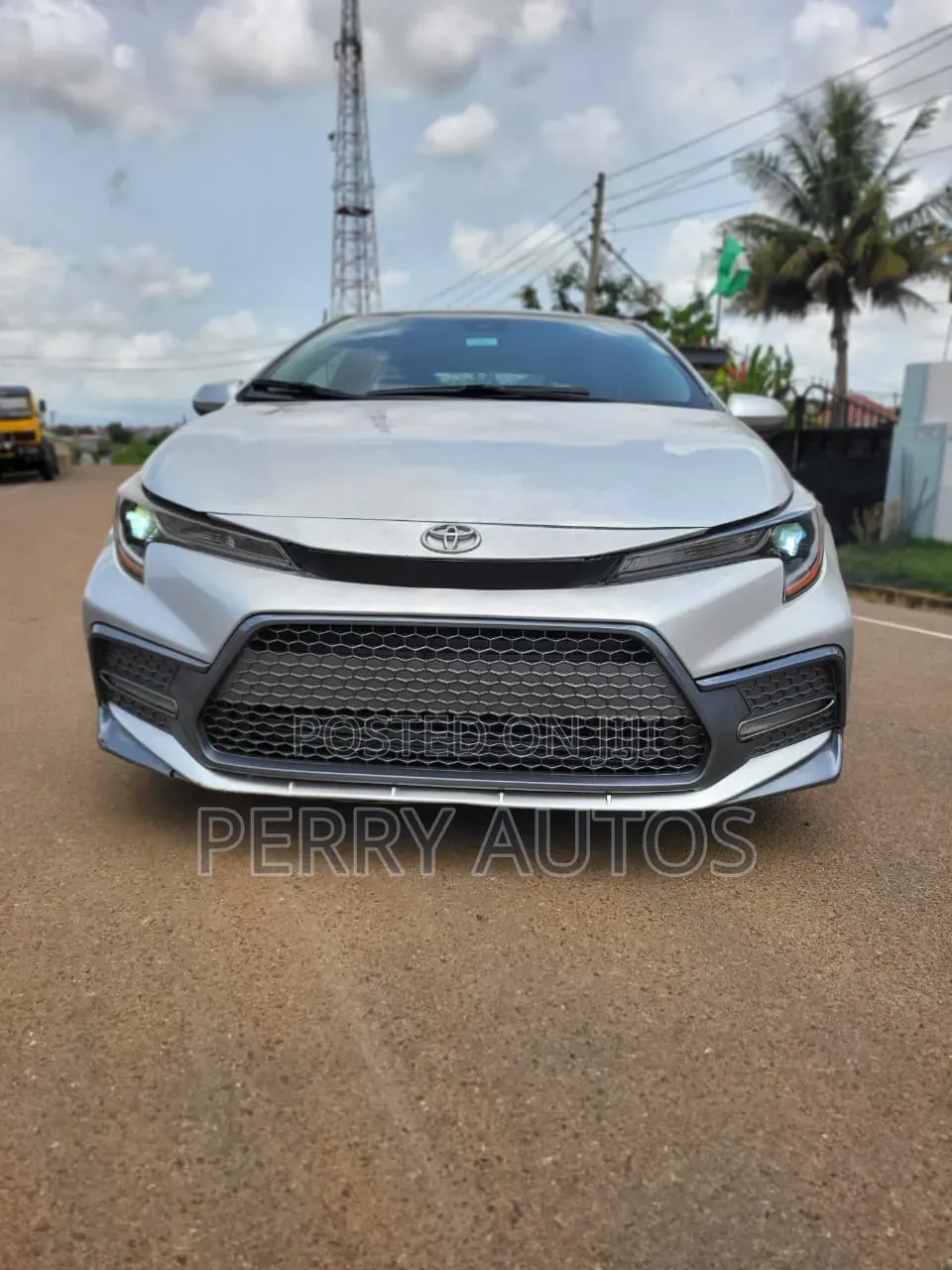 Toyota Corolla LE 2021 Silver
