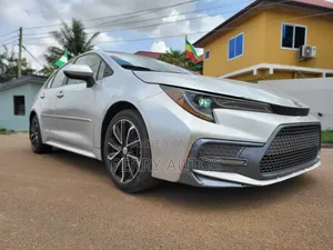 Toyota Corolla LE 2021 Silver