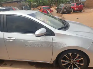 Toyota Corolla L 4dr Sedan (1.8L 4cyl 4A) 2015 Silver