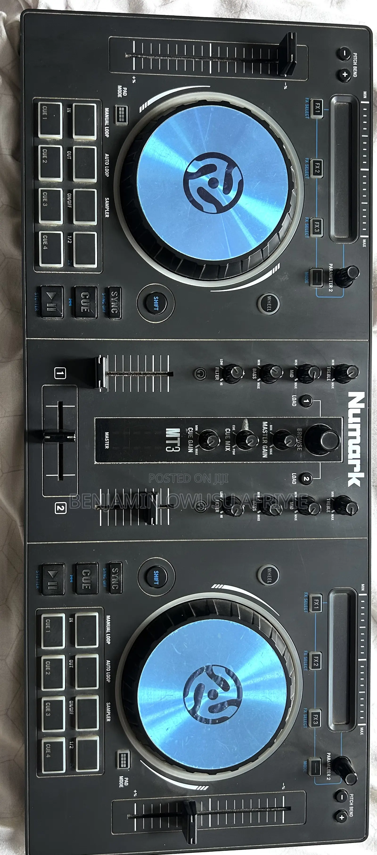 Numark Mixtrack 3 Dj Controller. I2-Deck Usb Controller
