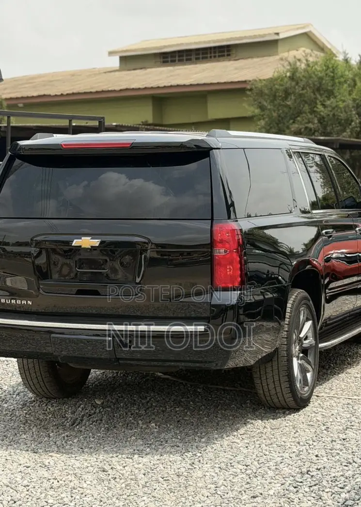 Chevrolet Suburban LTZ 4dr SUV 4WD (5.3L 8cyl 6A) 2015 Black