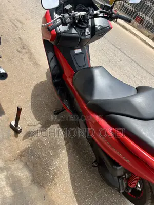 Honda Forza 2012 Red