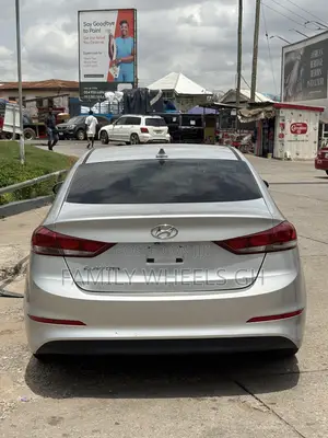 Hyundai Elantra 2018 Silver