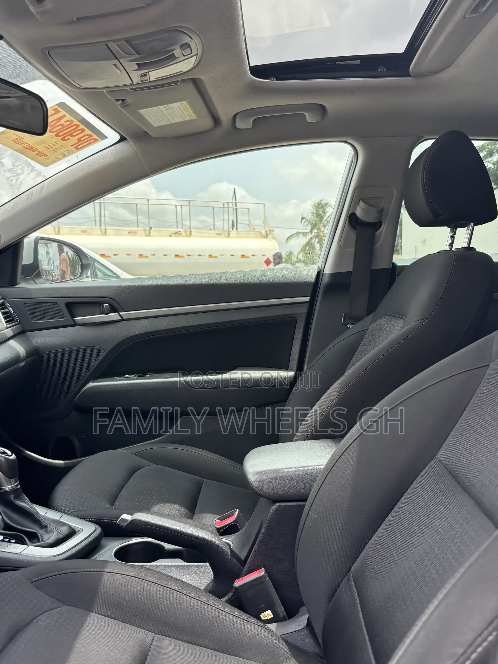 Hyundai Elantra 2018 Silver