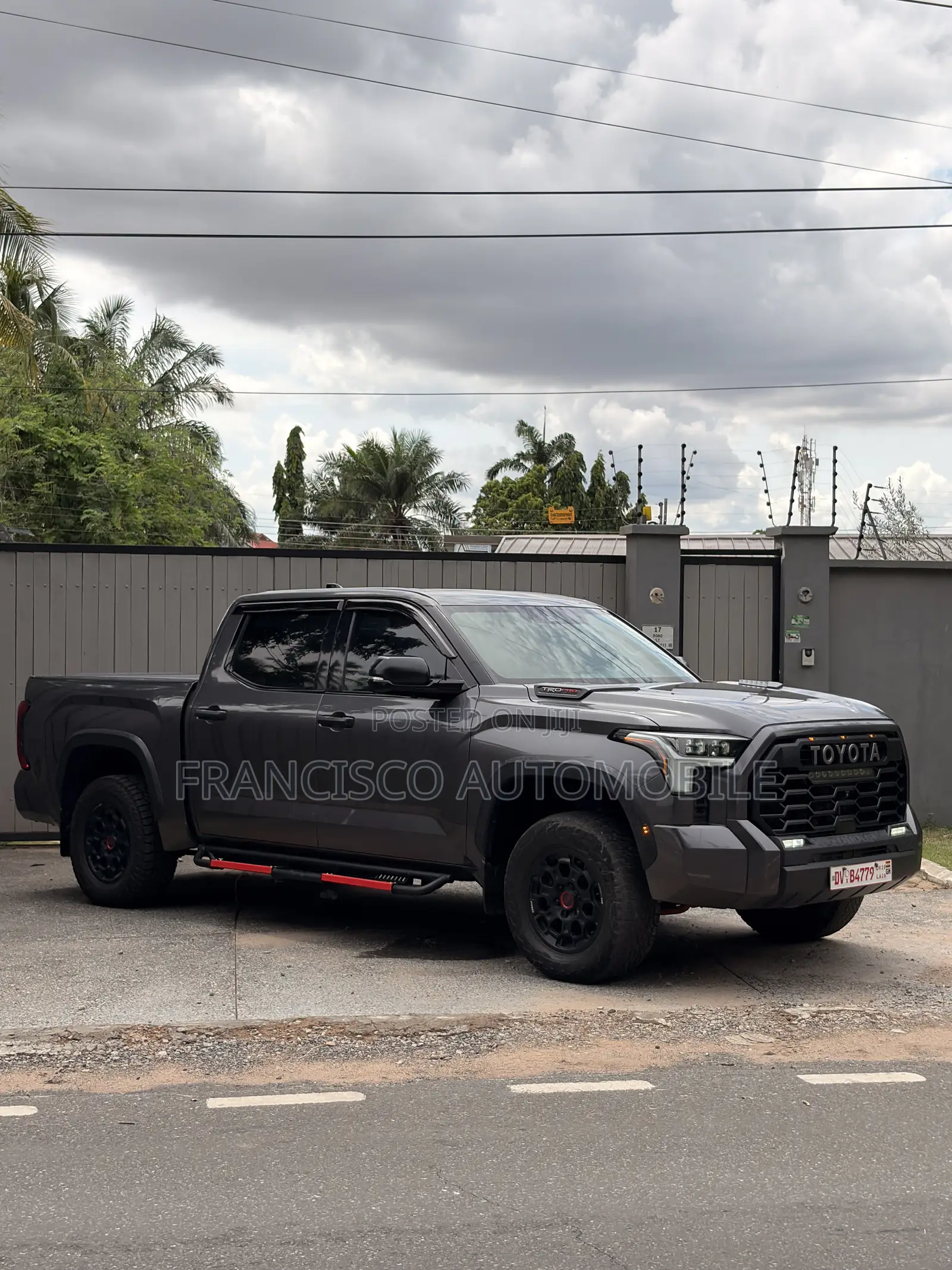 Toyota Tundra Platinum CrewMax 6.5' Bed 2023 Gray