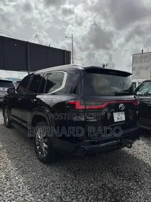 Toyota Land Cruiser LC300 2025 Black