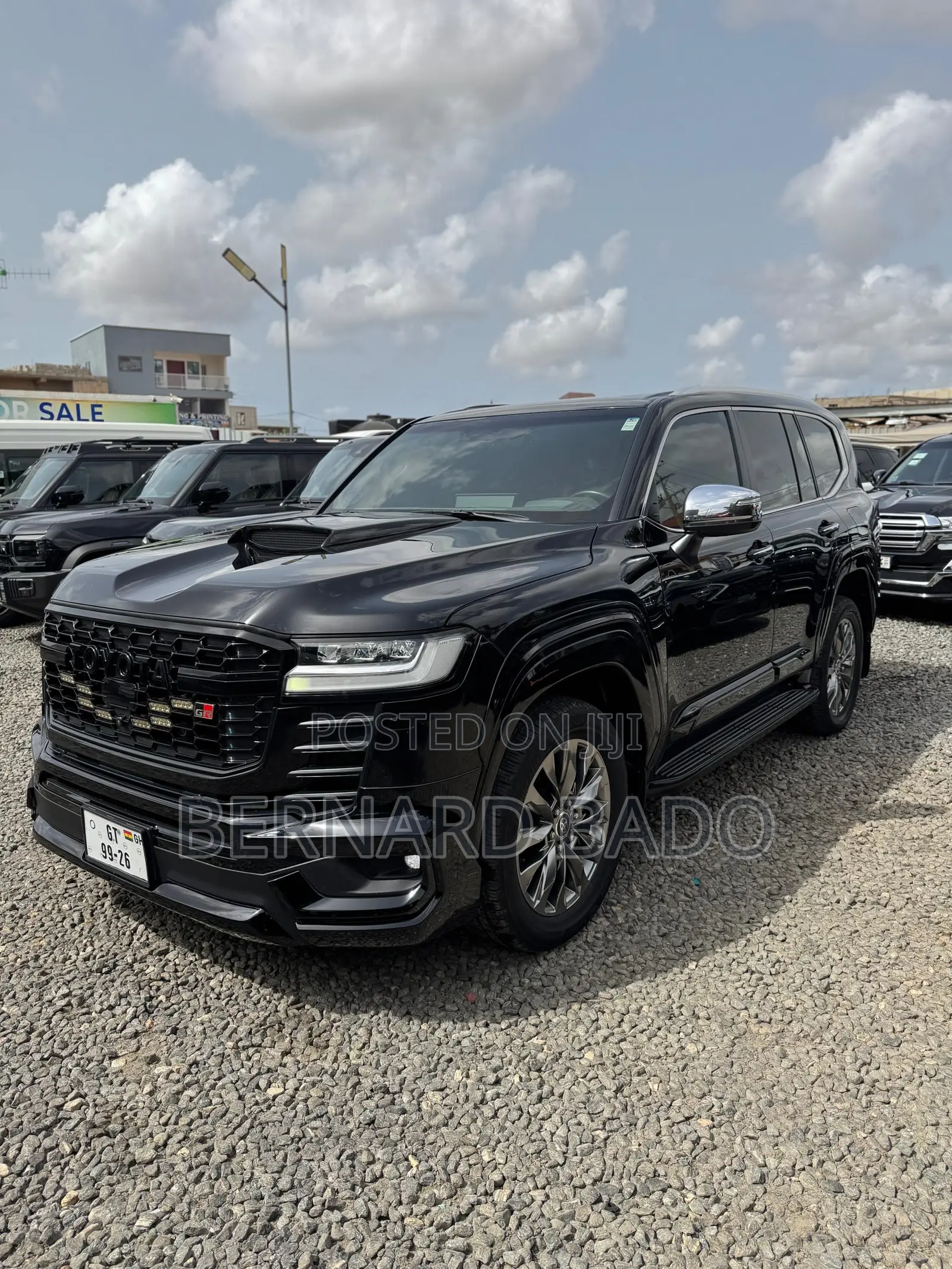 Toyota Land Cruiser LC300 2025 Black