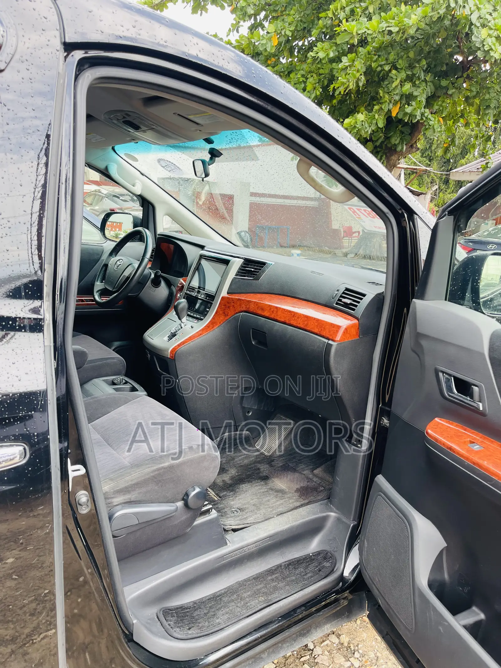 Toyota Voxy 2013 Black