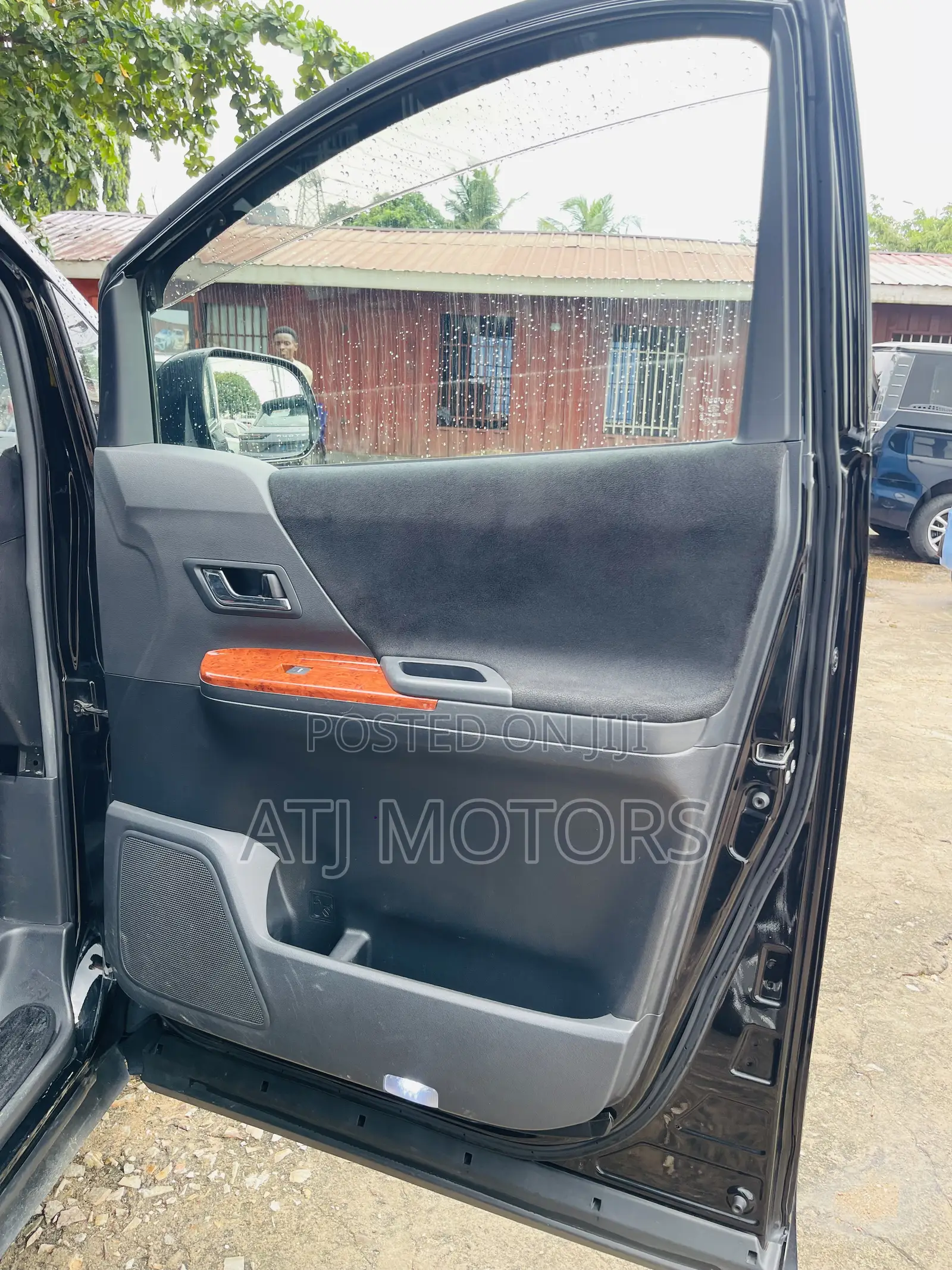 Toyota Voxy 2013 Black