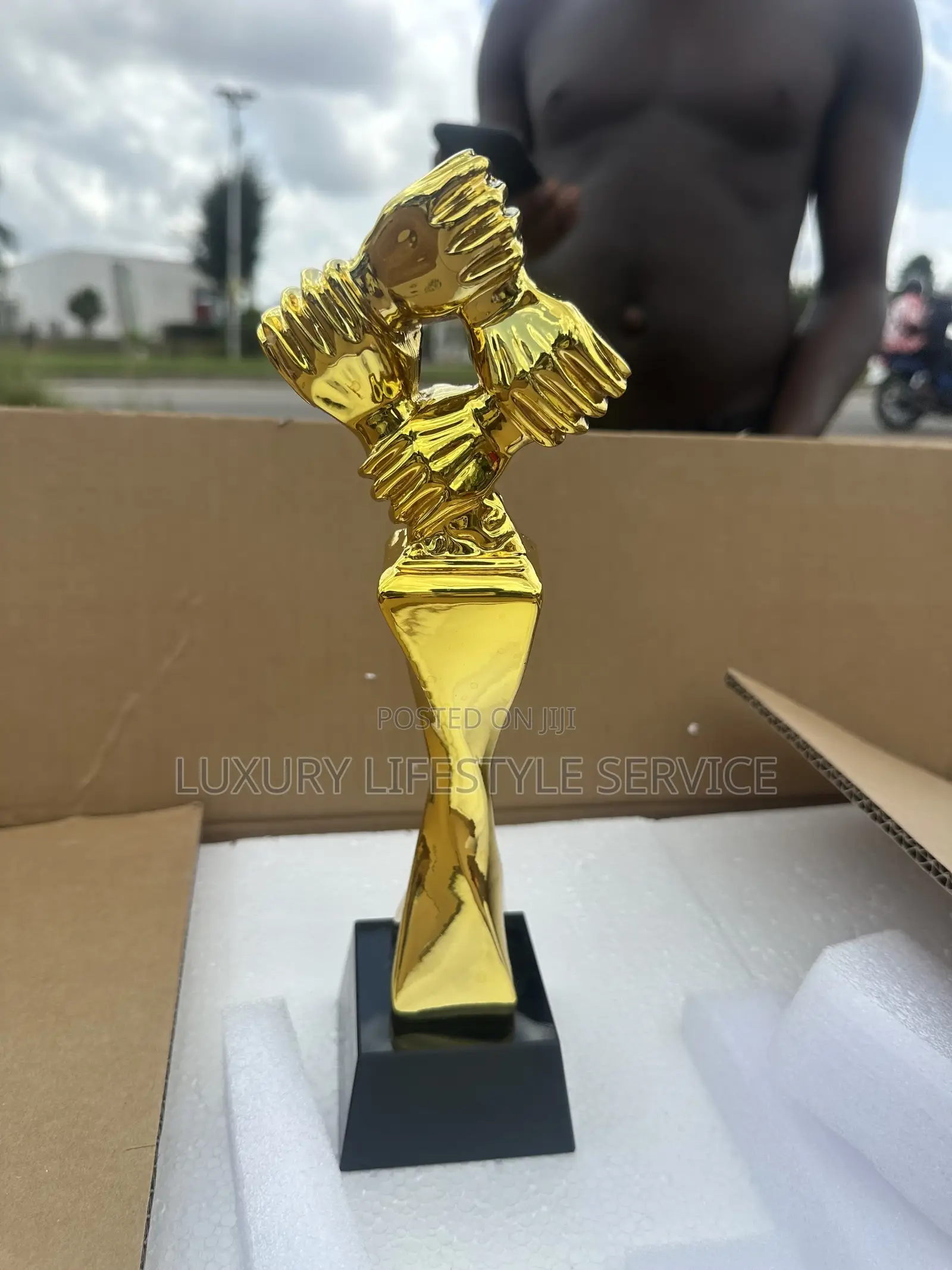 Golden 4 Hands Plaque