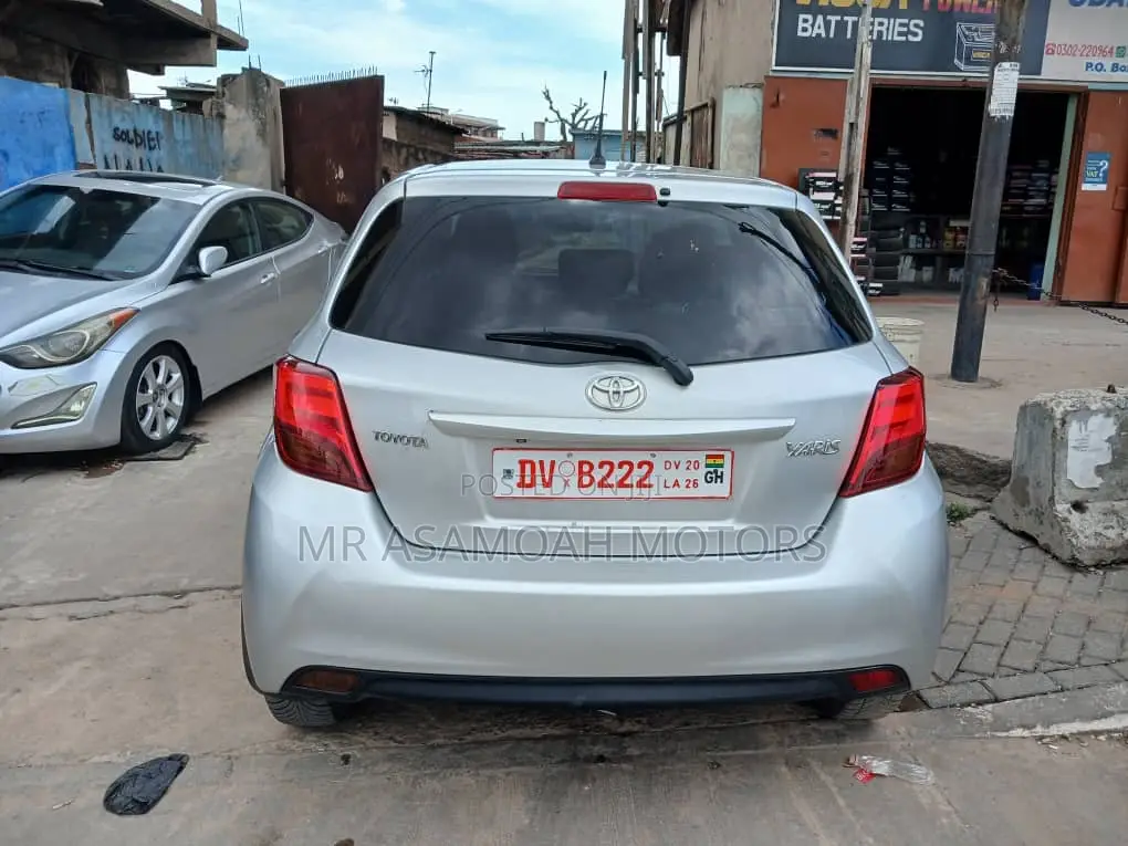 Toyota Yaris LE Hatchback 3dr 2017 Silver
