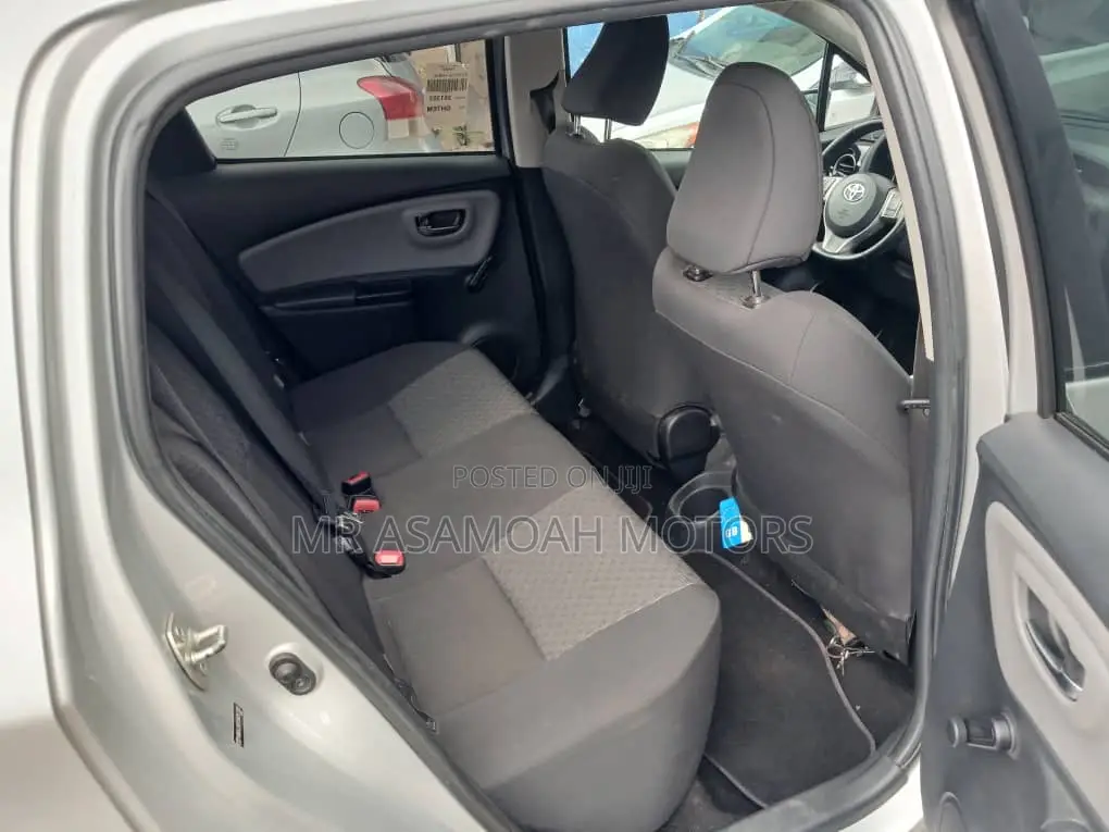 Toyota Yaris LE Hatchback 3dr 2017 Silver