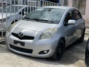 Toyota Vitz 1.5 FWD 3dr 2010 Silver