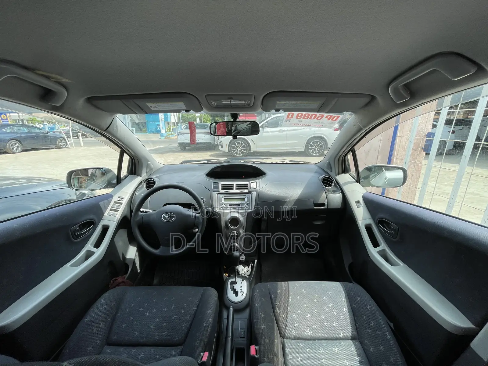 Toyota Vitz 1.5 FWD 3dr 2010 Silver