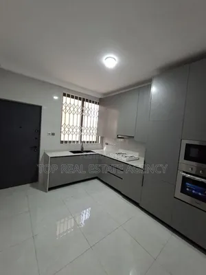 3bdrm Duplex in North Legon for sale