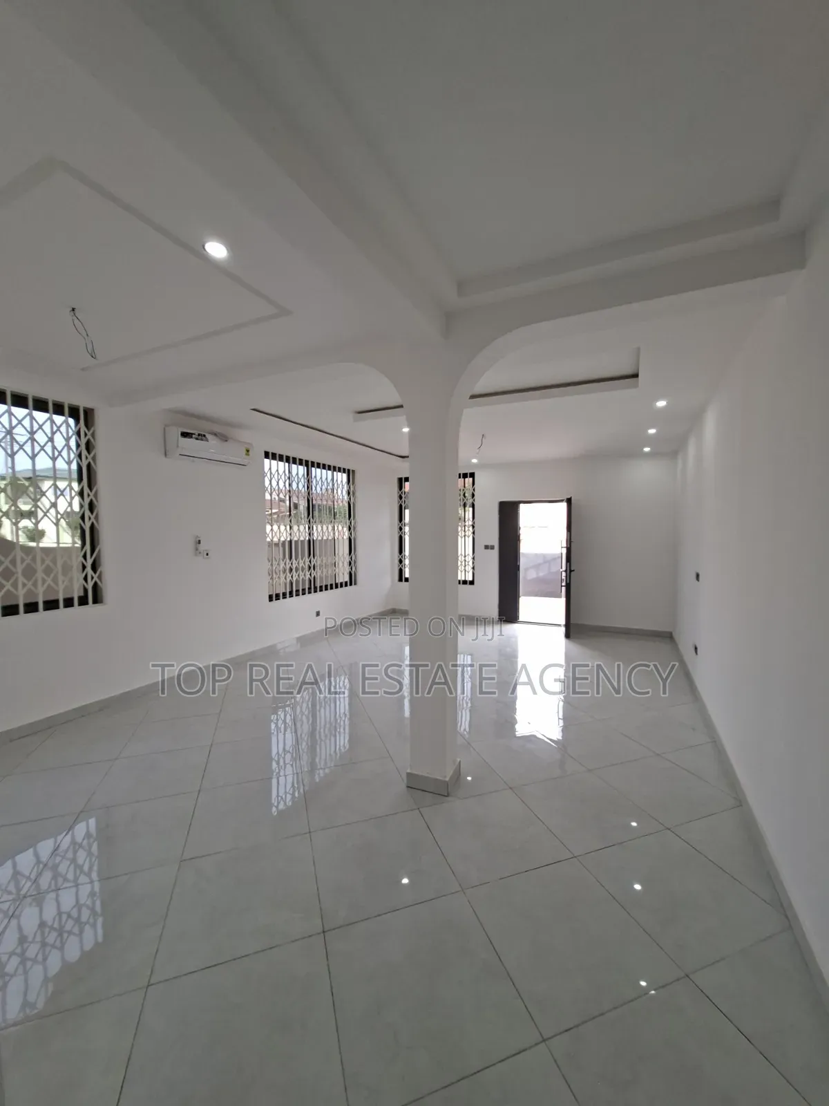 3bdrm Duplex in North Legon for sale