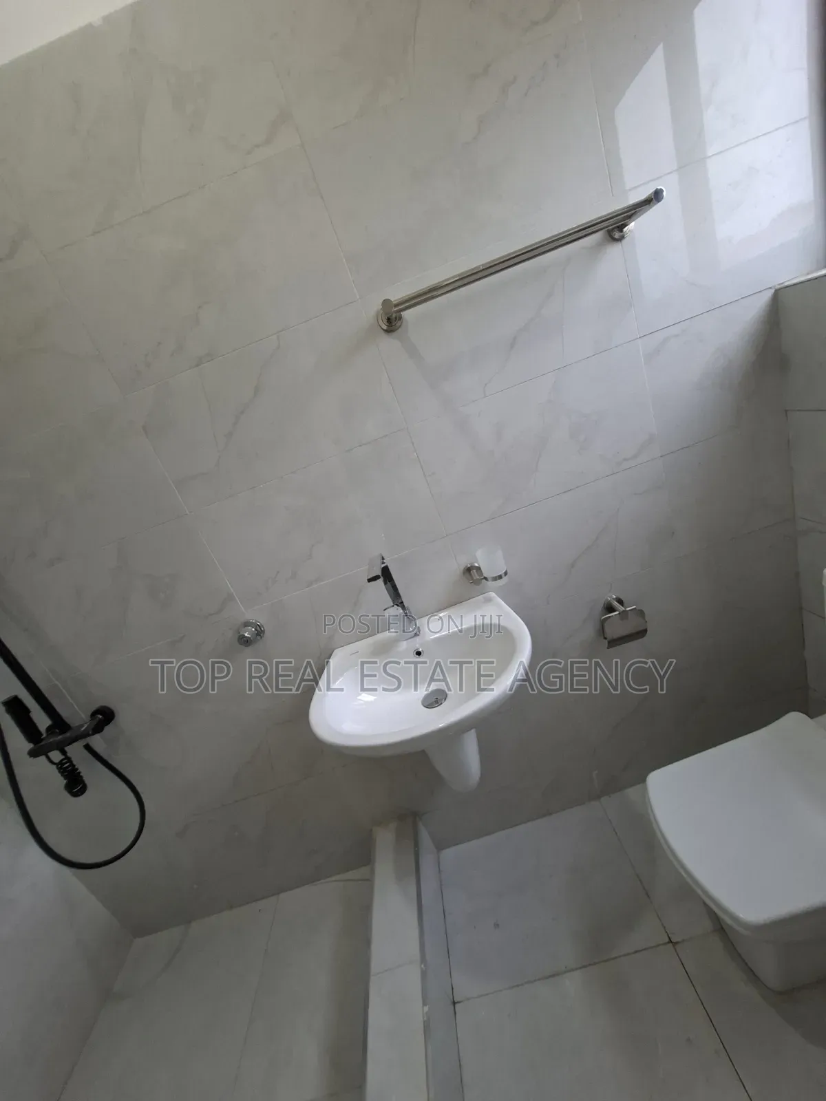 3bdrm Duplex in North Legon for sale