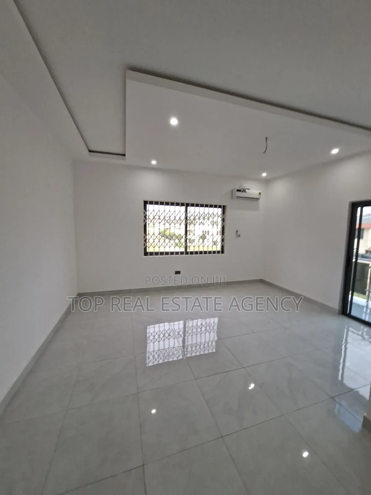 3bdrm Duplex in North Legon for sale