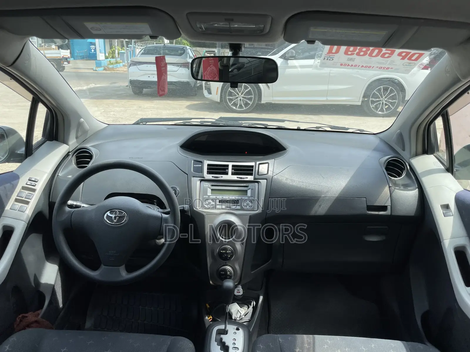 Toyota Vitz 1.5 FWD 3dr 2010 Silver