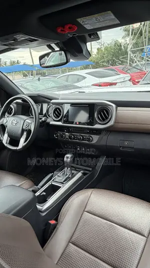 Toyota Tacoma 2019 White