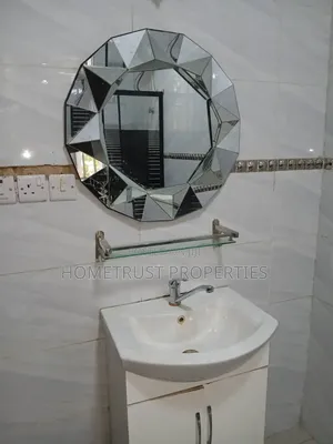 2bdrm Apartment in Taifa Burkina, Polyclinic for rent