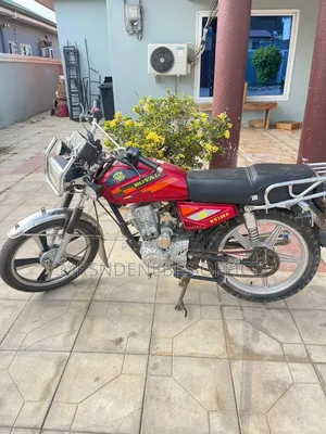 Royal Motorcycle 2023 Red