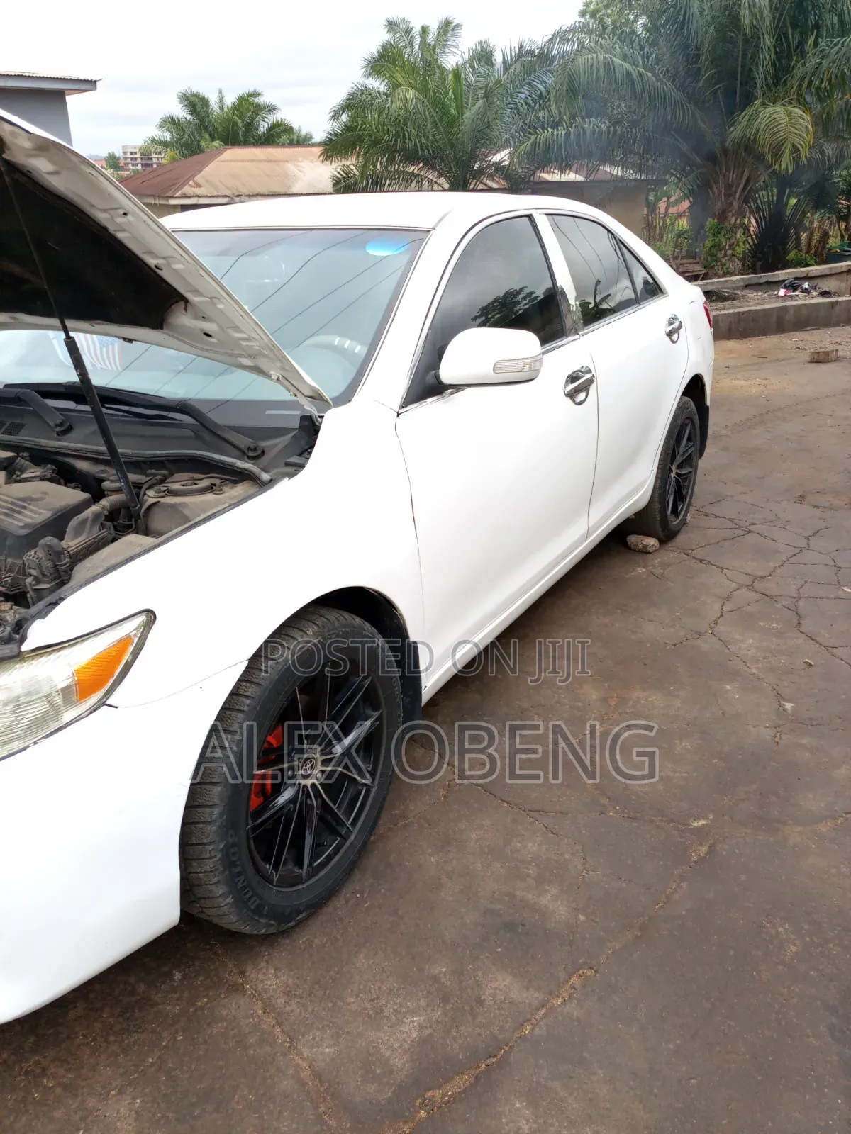 Toyota Camry LE (2.5L 4cyl 8A) 2019 White
