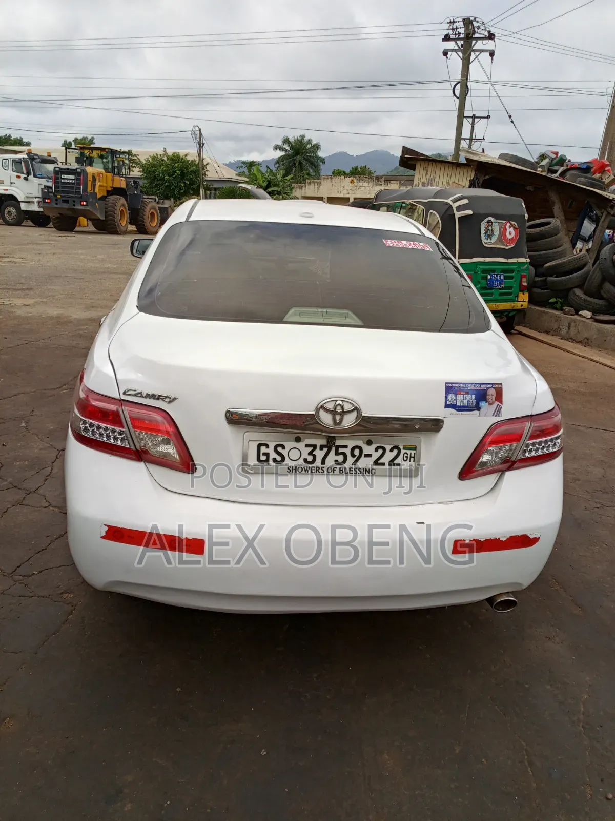 Toyota Camry LE (2.5L 4cyl 8A) 2019 White