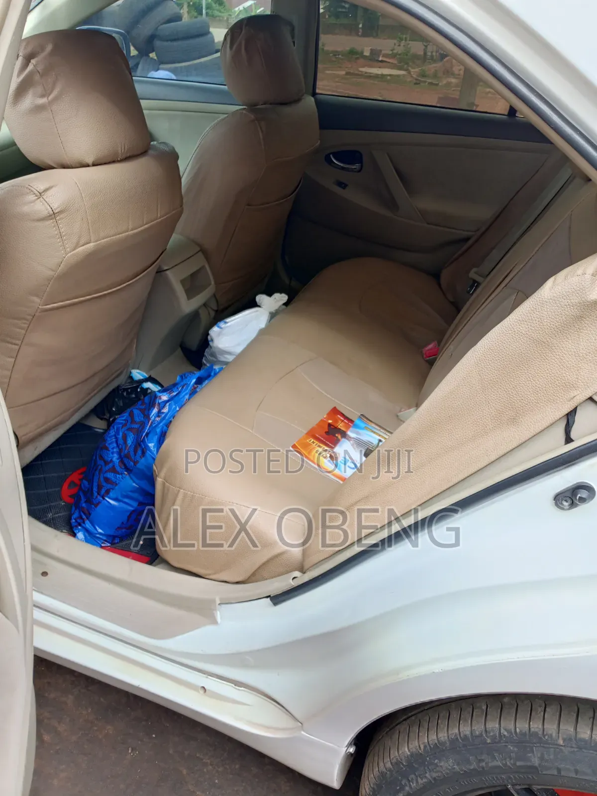 Toyota Camry LE (2.5L 4cyl 8A) 2019 White