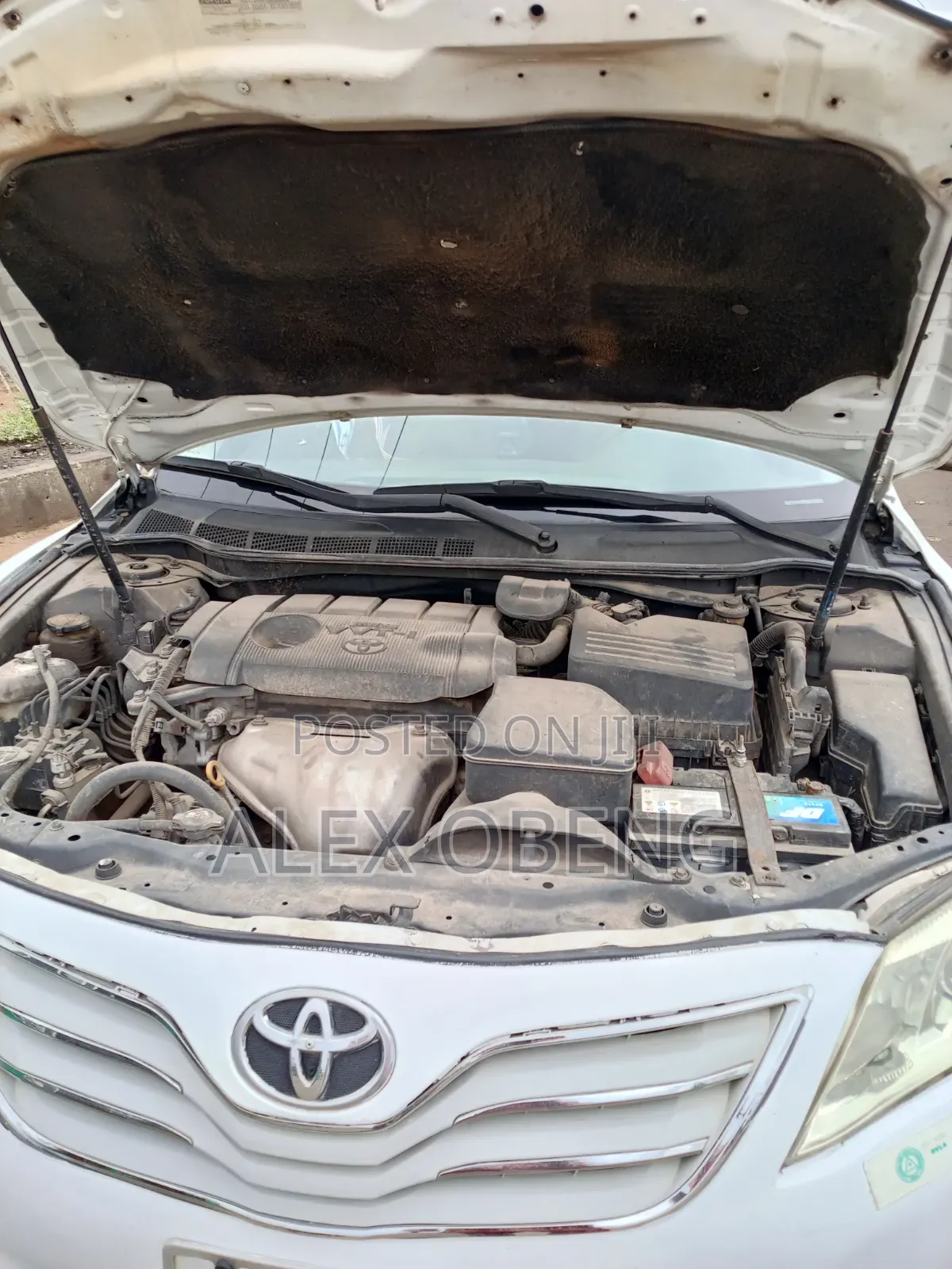 Toyota Camry LE (2.5L 4cyl 8A) 2019 White