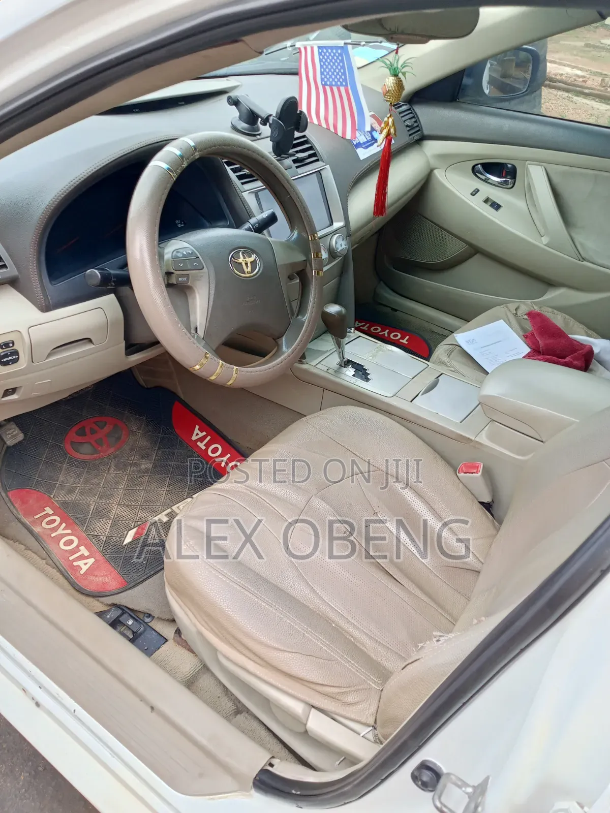 Toyota Camry LE (2.5L 4cyl 8A) 2019 White