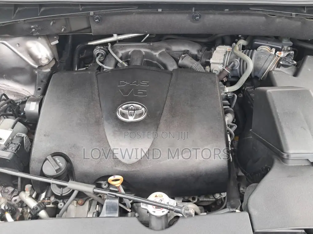 Toyota Highlander LE 2019 Brown